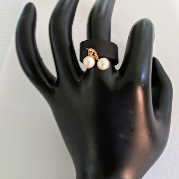 Leather Band Pearl Dangle. Ring - Picture 1 of 6